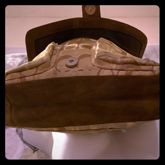 🎉SOLD🎉Coach 10144 Brown & Tan Sig. C Shoulder - Picture 5 of 8